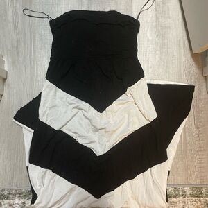 Design History Black and White Chevron Maxi Dress